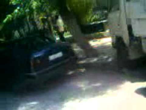 تواجد أمني ومصفحة للجيش امام كلية الفنون الجميلة في محافظة دمشق