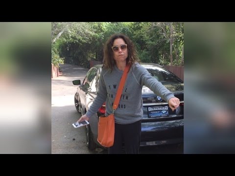 Watch Minnie Driver Flip Out On Neighbor Over Shared Driveway Feud