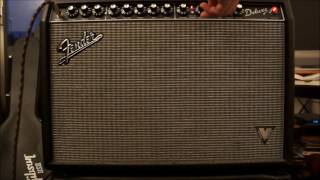 Video thumbnail for FENDER DELUXE VM 40 AMP DEMO  + GIBSON LP STANDARD by JIMM officiel