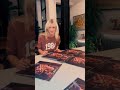 Harriet Signing New Albums