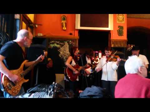 The Mean Reds - Knee Deep - live at The Pond - Pressure Valve showcase