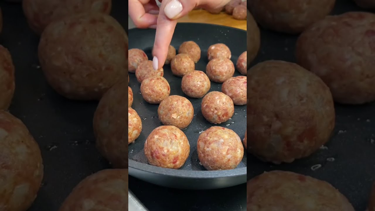 Малюсенькие фрикадельки. Как приготовить фрикадельки. Как сделать чтобы фрикадельки не разваливались. Способы лепить фрикадельки. Тефтельки по домашнему консервированию.