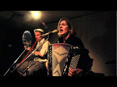 Ballhaus "E Unos Dos"