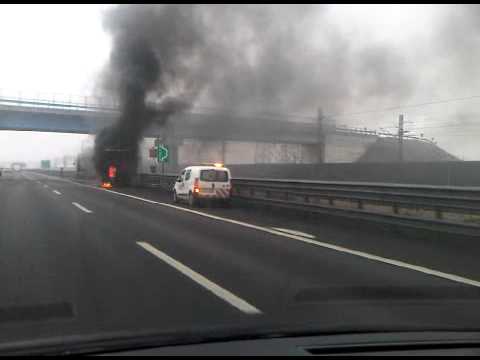 Incendio camion Autostrada A1 - www.milanotoday.it.