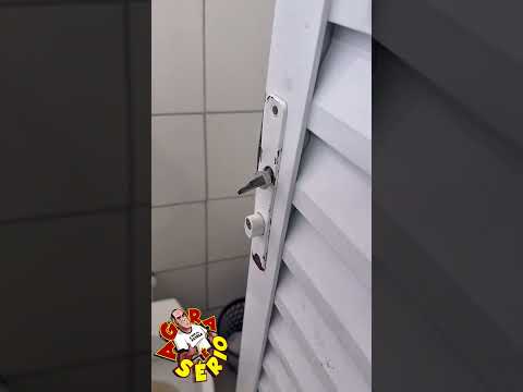 DIA DA VERGONHA EM JUQUITIBA BANHEIRO DA RODOVIÁRIA DA CIDADE QUE NÃO DEU CERTO