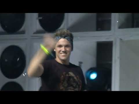 02- EMBRASADO, ENVOLVENDO ( DVD OS HAWAIANOS  FURACÃO 2000 )