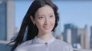 菜々緒、超ミニスカで美脚全開！　「メディキュット」新テレビCM公開