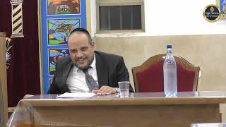 הרב שמן אבישלום - יצא לשירותים באמצע הסעודה, והפסק בין נטילה להמוציא