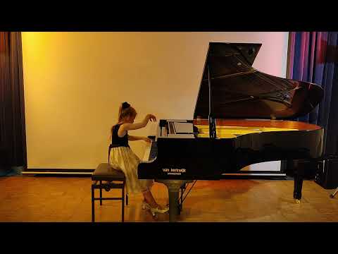 Mozart Fantasia D minor / Yulianna 9 y.o.
