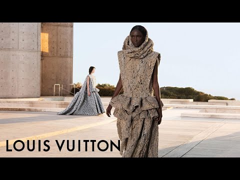 Women's Cruise 2023 Show | LOUIS VUITTON