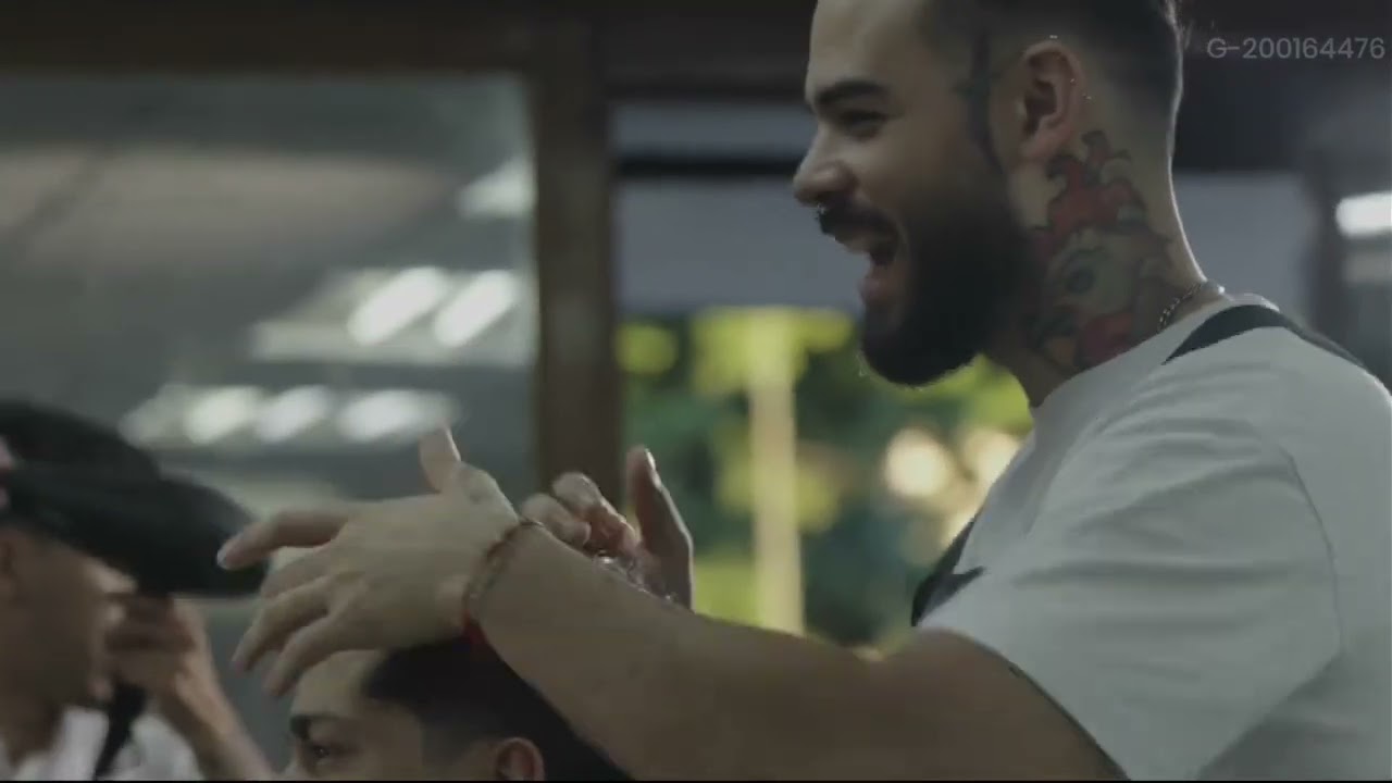 Micro sobre barbería en Los Dos Caminos (Caracas) tras terremoto