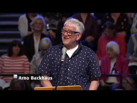 Arno Backhaus   Am Anfang schuf Gott Papier und Bleistift