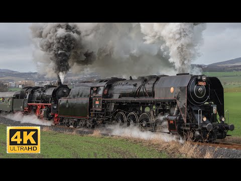 Parní lokomotiva 475.111 a BR 23.1097 s expresem německé soupravy do České Lípy 7.12.2024.