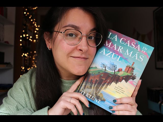 Vídeo relacionado con In the Casa Azul: A Novel of Revolution and Betrayal (English Edition)