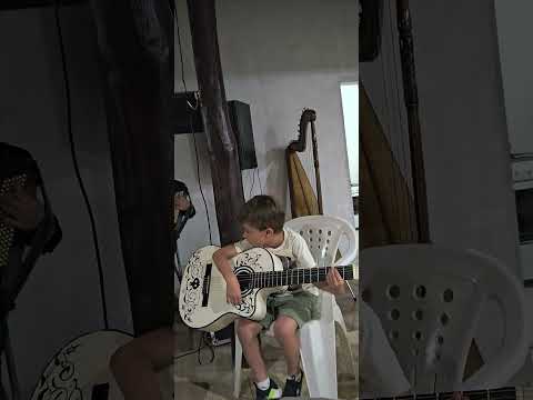 Felipe Marinho Cardoso violão