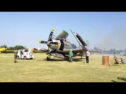 Douglas A-1 Skyraider Engine Startup