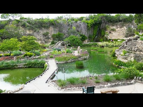 The Texas Bucket List - Japanese Tea Garden in San Antonio
