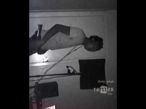 Ritc_phat is previewing his new single( Fresh )