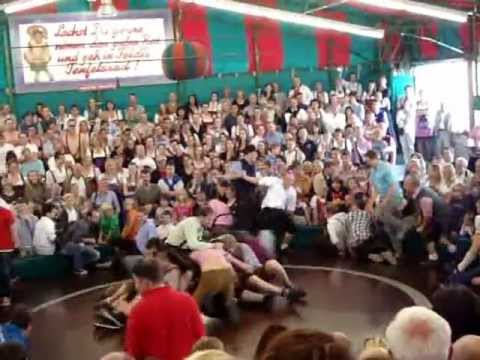 oktoberfest munich 2012 - teufelsrad männer