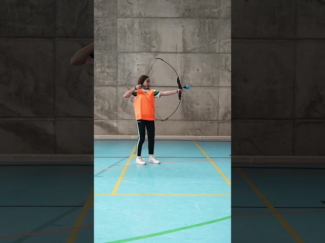 Vídeo relacionado con TEMI Conjunto de Arco y Flecha para niños con Luces LED - Juego de Tiro con Arco con 10 Flechas de Ventosa, carcaj y Blanco de pie, Juguetes al Aire Libre para niños y niñas de 3 a 12 años