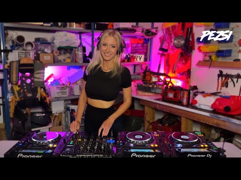 PEZSI [DJ-SET 2025] x THE GARAGE - Peak Time Driving Techno | Acid Techno