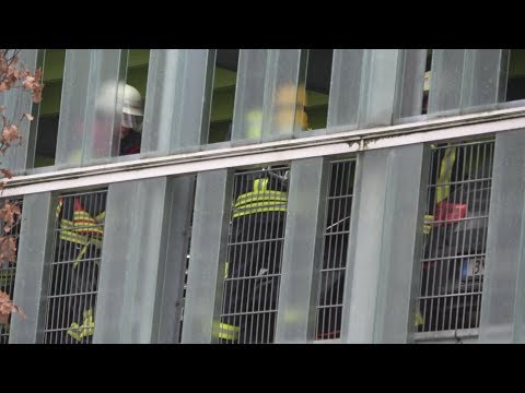 Gemeldeter PKW-Brand in Parkhaus Nord der Uniklinik Bonn - Werkfeuerwehr im Einsatz am 14.1.19