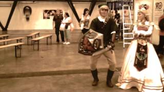 PRINCESS ZELDA, LINK and.....DANTE COSPLAY DANCING!!! HYPERJAPAN