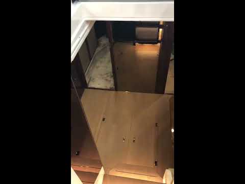 Fairline Targa 43 Open - walkaround at one of the biggest yacts at Båtmässan "Allt för sjön" 2019