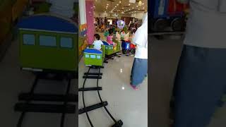preview picture of video 'Naik kereta api di mall'