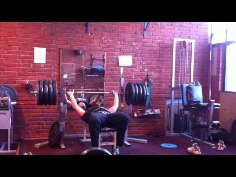 215kg / 474lbs Raw Bench press