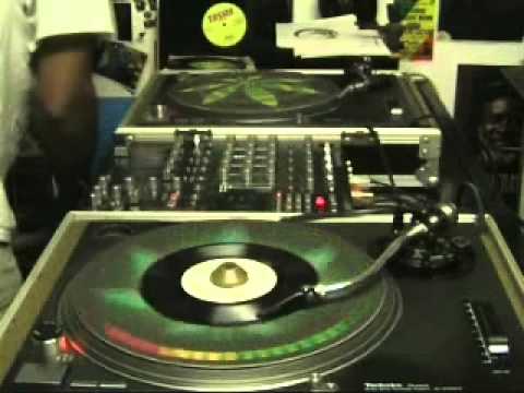 Mix Reggae Roots Session 1981-83 - selecta douroots