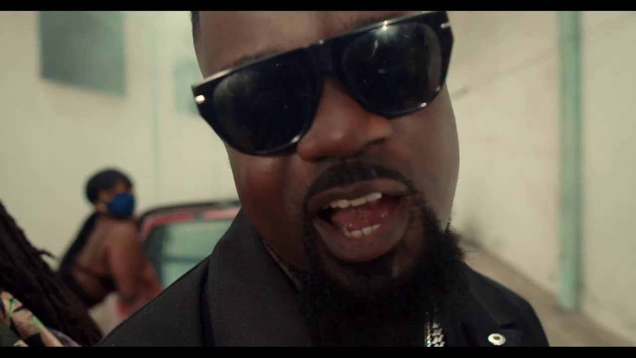 Sarkodie – Gimme Way (ft. Prince Bright) (Video) - Click to play