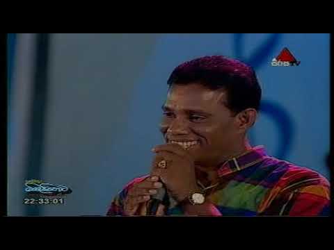 Yeheliyaka Se   Chandrasena Hettiarachchi with Sunflower