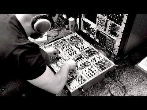 Live Eurorack West Coast avant-garde music with Serge NTO, Make Noise Erbeverb, and Quadrax