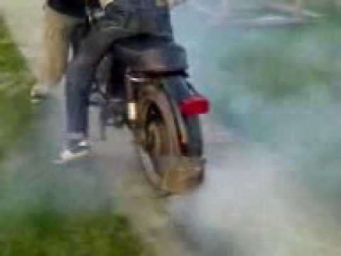 WSK 125 Palenie gumy Zyziu