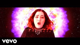 Roses In Hand - Free Fall