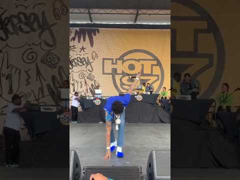 Crip walk blueface || Thotiana performance || the baddest dancehall channel #cwalk