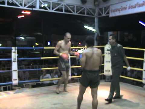 Hakan MoMo Cete vs Narongmai - Muay Thai Fight in Chiang Mai Round 2