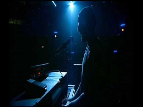 U2 - Running To Stand Still (Chicago 2005 Live)