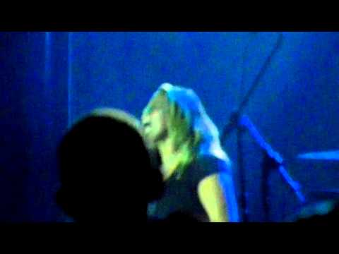 Cleyde Jane  cantando com fernandinho canta recife.by: criz coca