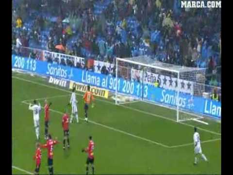 LIGA BBVA.REAL MADRID 2 - MALLORCA 0 GOALS & FULL HIGHLIGHTS(10/01/2010)