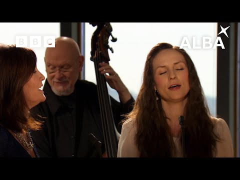 Julie Fowlis & Karen Matheson | Smeòrach Chlann Dòmhnaill | Transatlantic Sessions | BBC ALBA