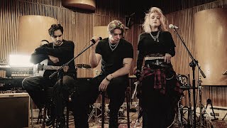 Download lagu Seni x Inee - Narysuję piekło (Akustycznie) mp3