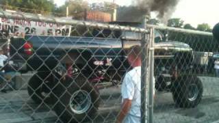 White Duramax VS Lee&#39;s Cummin&#39;s Tug O War Bar Out Back Sanford june 26th