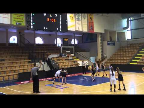 Lina jól kezdte a meccset, 2 perc alatt 5 pont a régiós döntőn