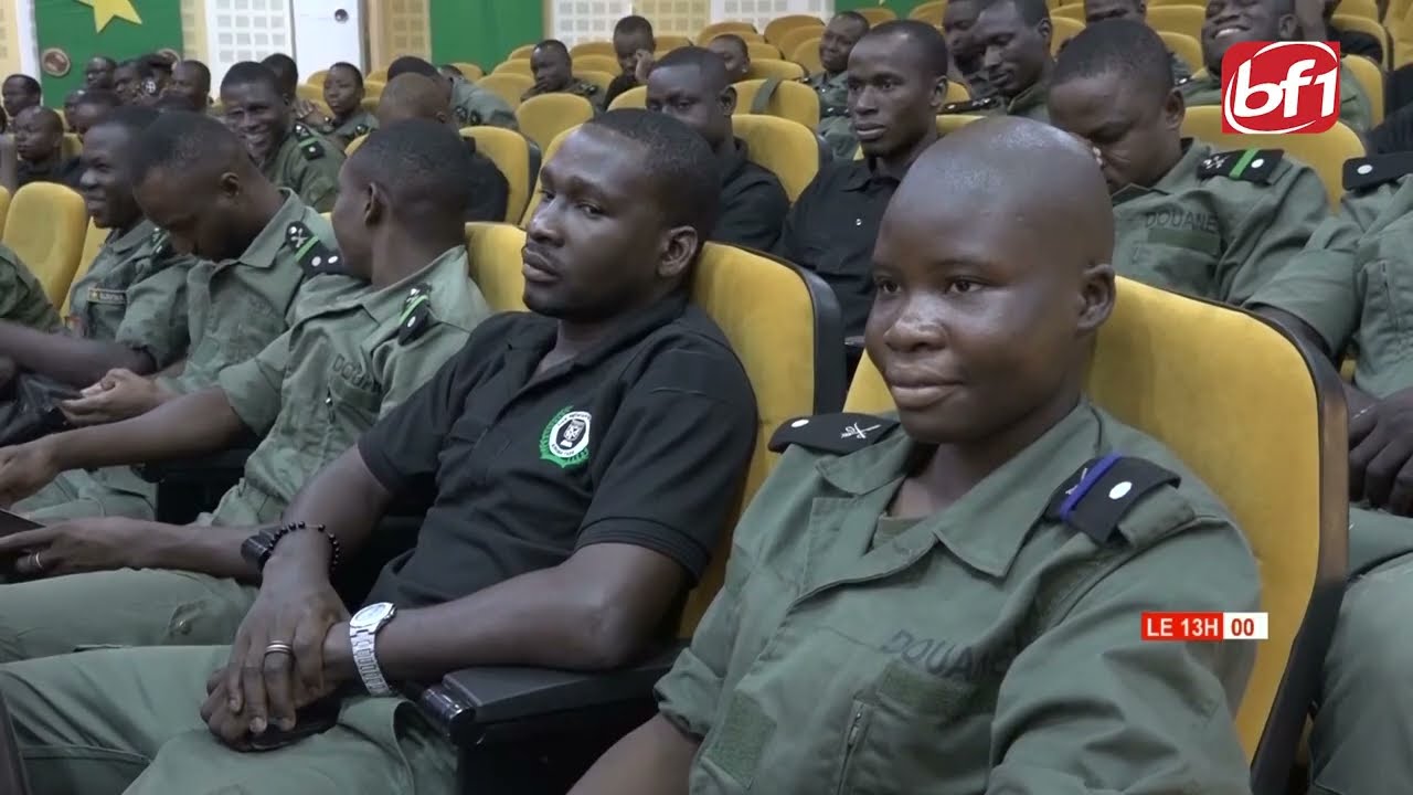 Ouagadougou : des élèves douaniers et des agents des douanes formés à l’intelligence financière