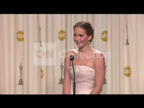OSCARS: JENNIFER LAWRENCE EXPLAINS HER FALL