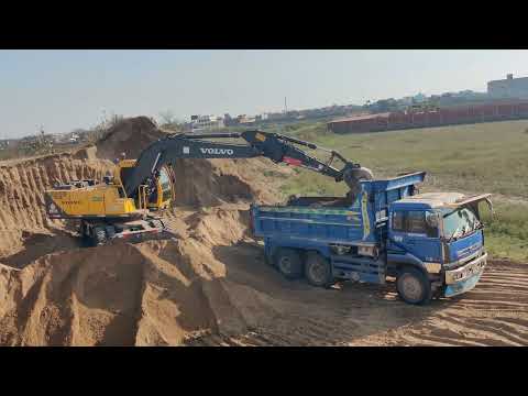 Volvo EC500 Crawler Excavator - explore the cab interior