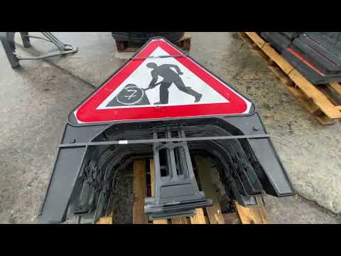 MELBA SWINTEX PLASTIC ROAD WORK SIGNS. - Image 2