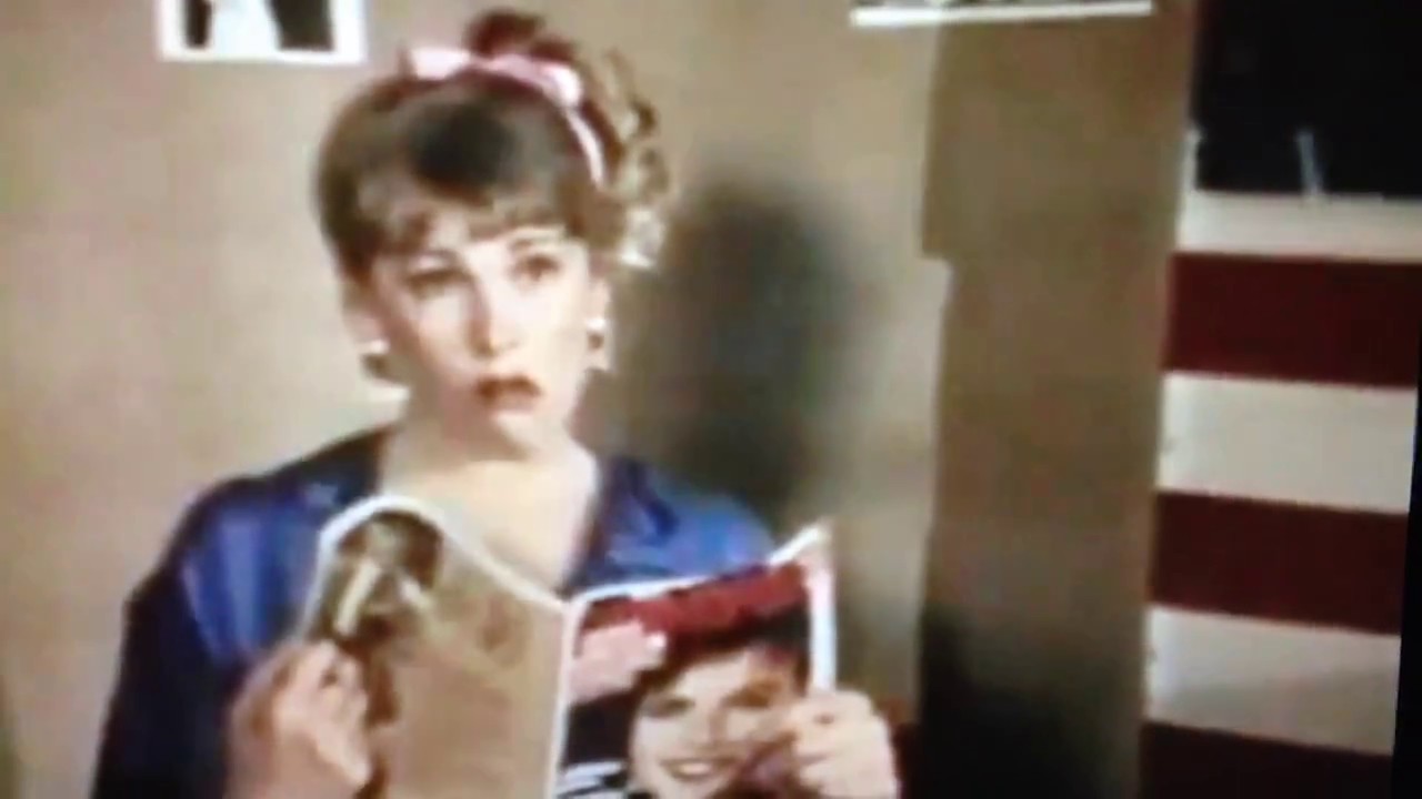 Miniature de la vidéo La Smala  : la couverture de Vogue du film La Smala